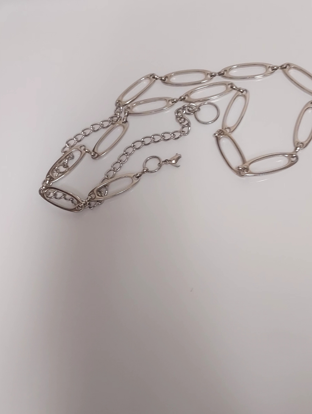 Silver Oval Link Women’s Belt New Med/Lg Versatile. Easy to style!  Fun!